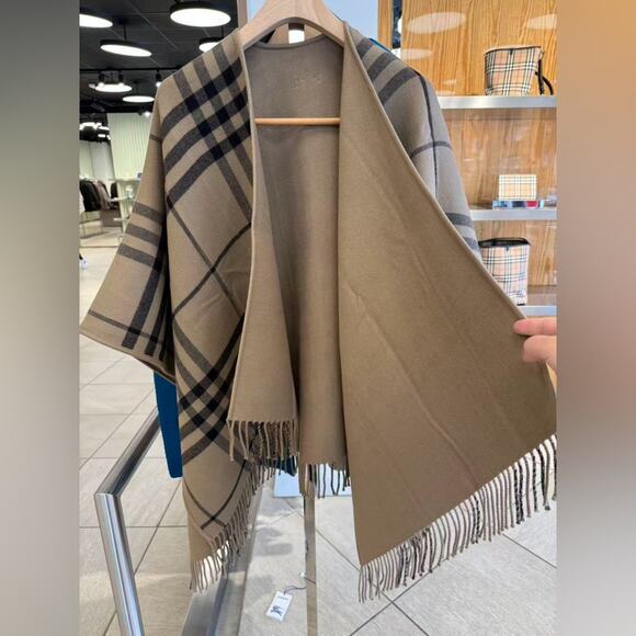 Burberry Wool Cape with Fringe Dark Tan NWT - Picture 2 of 6